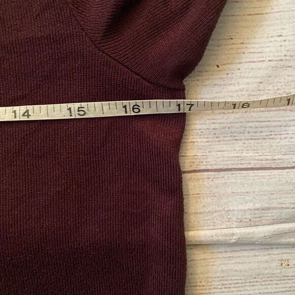 American Eagle women XS soft & plush Longsleeve Crewneck top burgundy - Picture 8 of 9